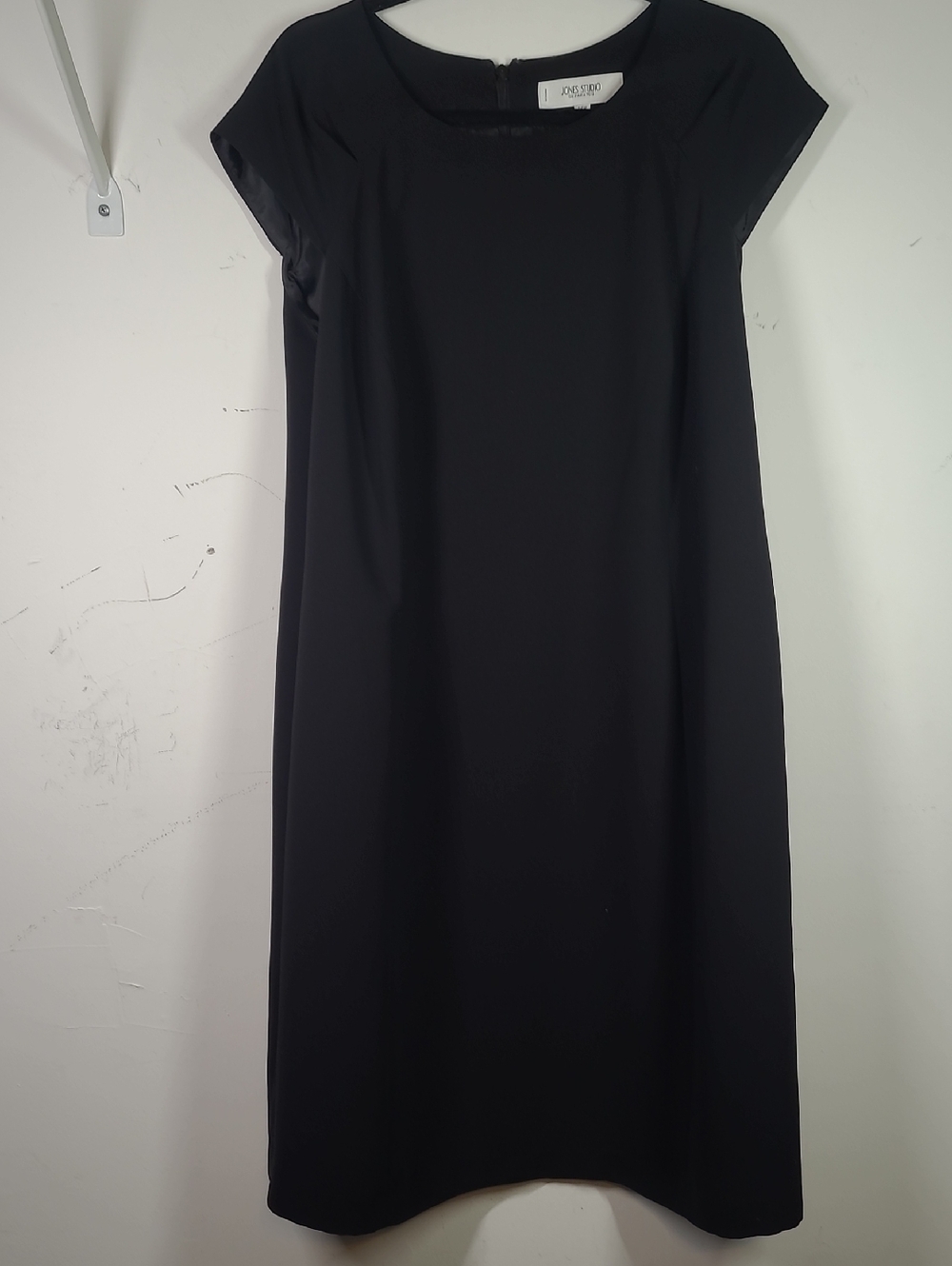 Jones Studio Black Cap Sleeve Midi Shift Dress